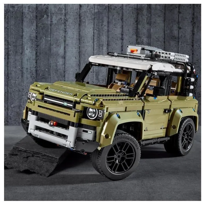 LEGO® Technic 42110 Land Rover